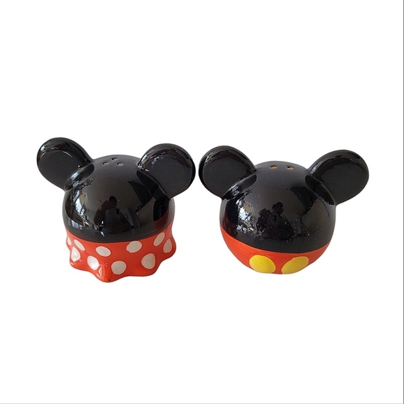 DISNEY Mickey & Minnie Mouse Ceramic Salt & Pepper Shaker - Picture 1 of 11
